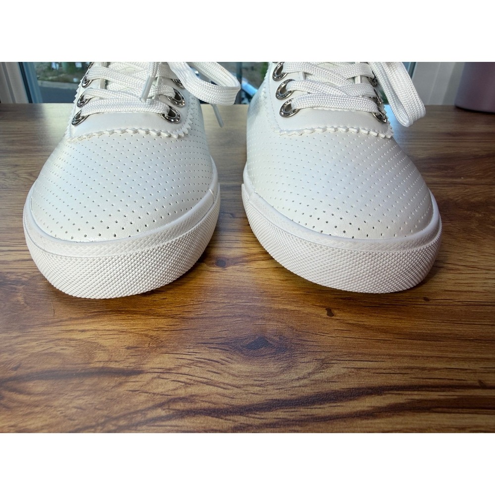Tommy Bahama Women's White Perforated Rhinestone Eyelet Sneakers Size 8 NWOTS - Picture 8 of 9